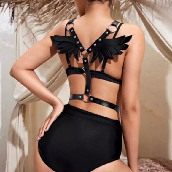 Vegan PU Leather Angel Wing Harness - Picture 4 of 12